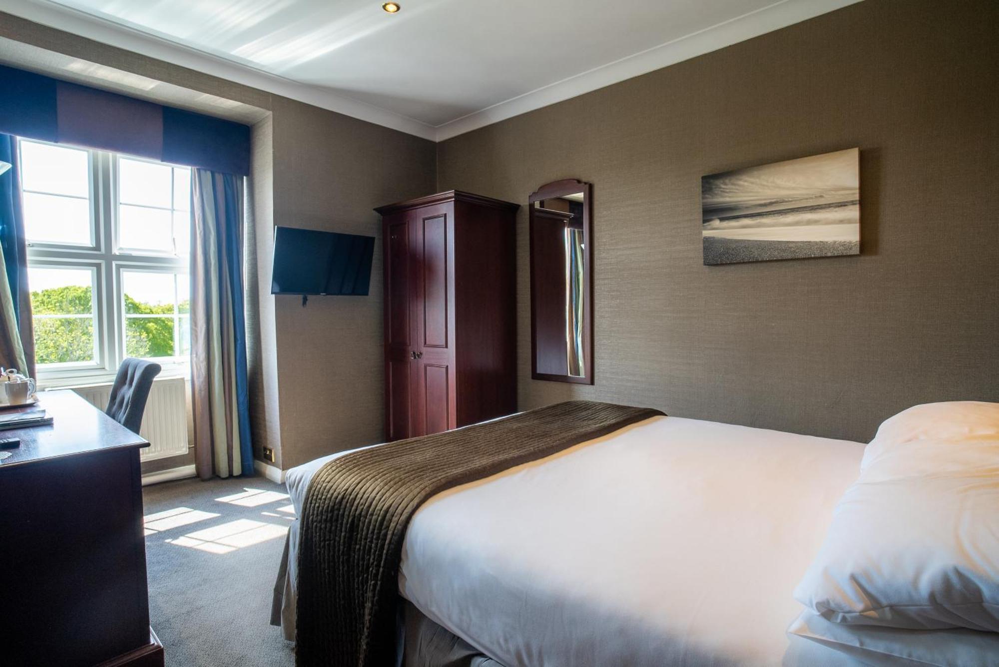 Balmer Lawn Brockenhurst Room photo
