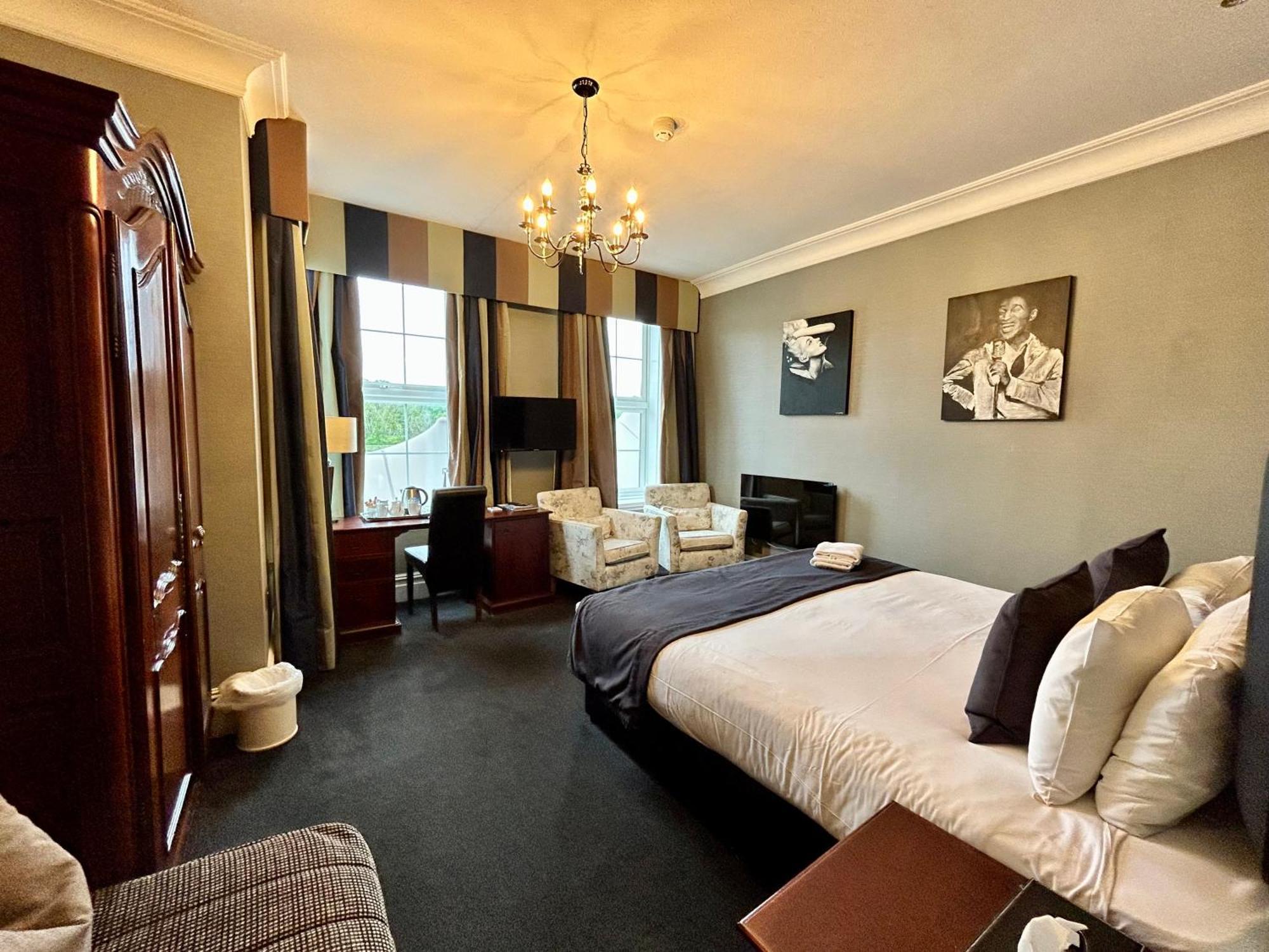 Balmer Lawn Brockenhurst Room photo