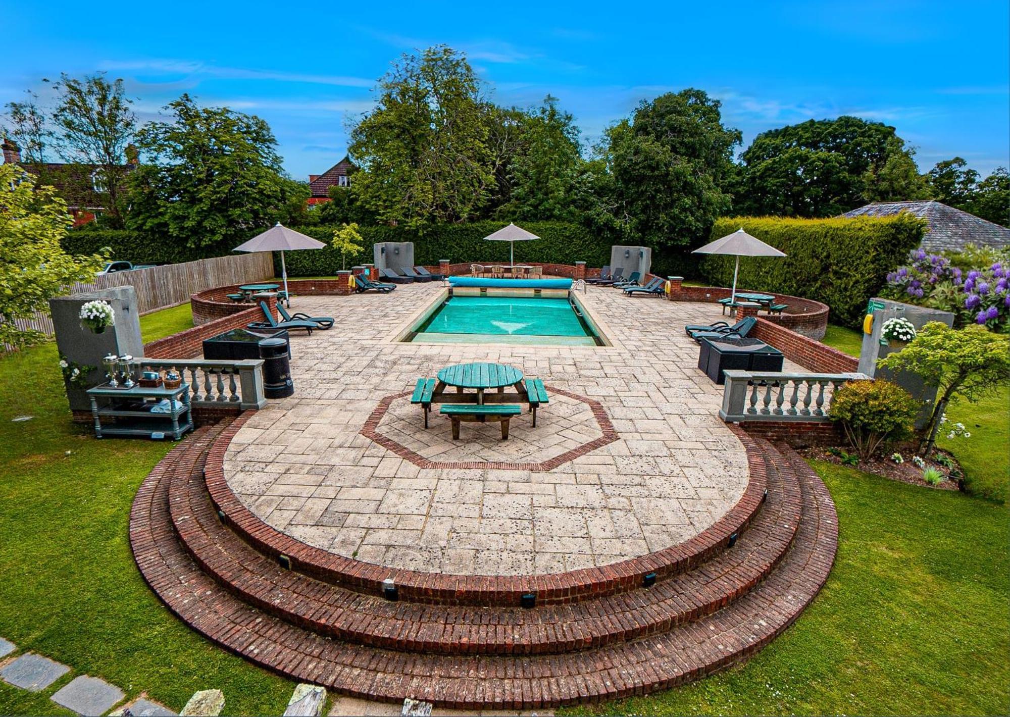 Balmer Lawn Brockenhurst Exterior photo