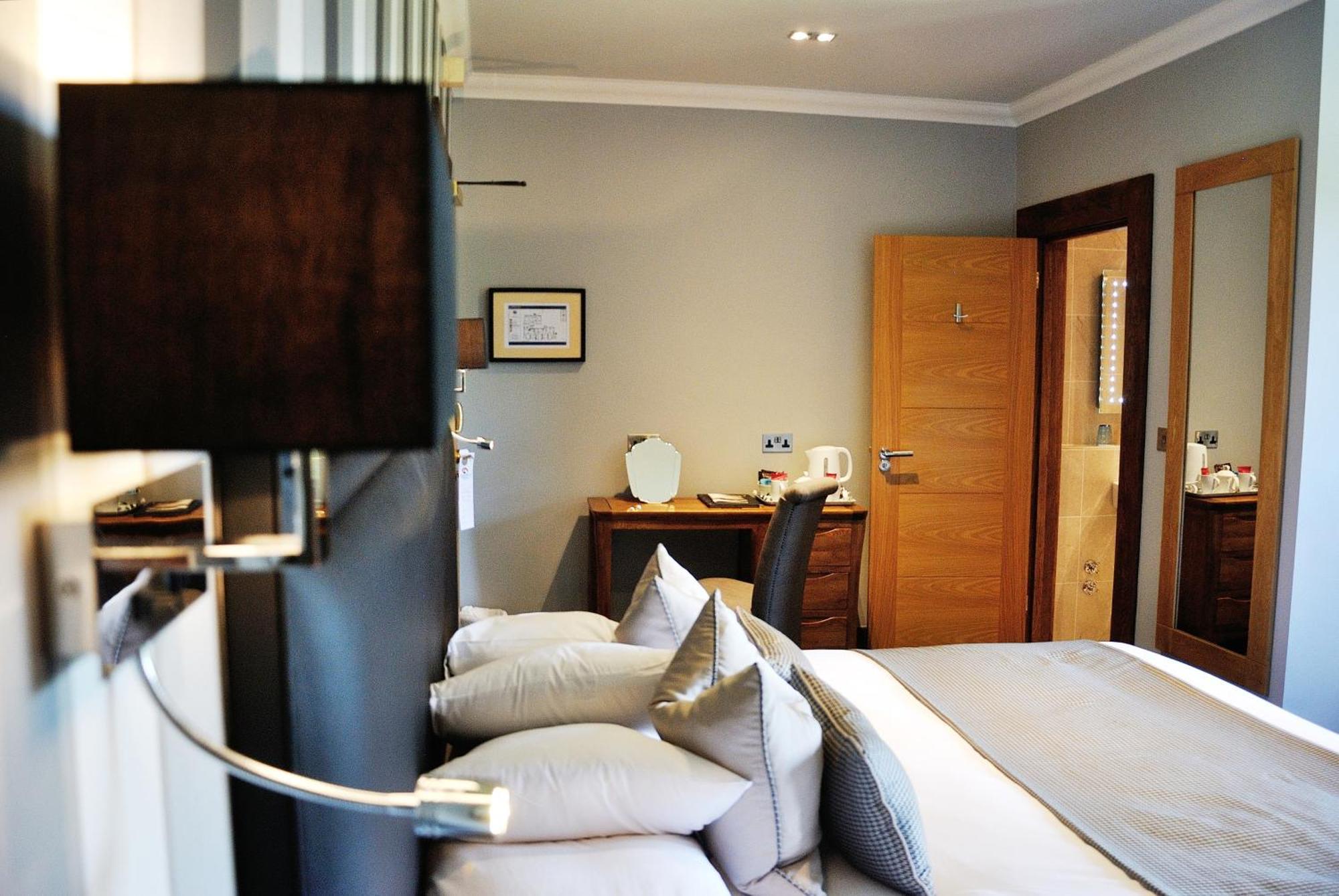 Balmer Lawn Brockenhurst Room photo